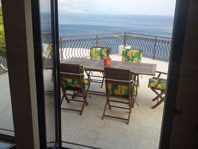Apartman P – velika terasa s pogledom na more